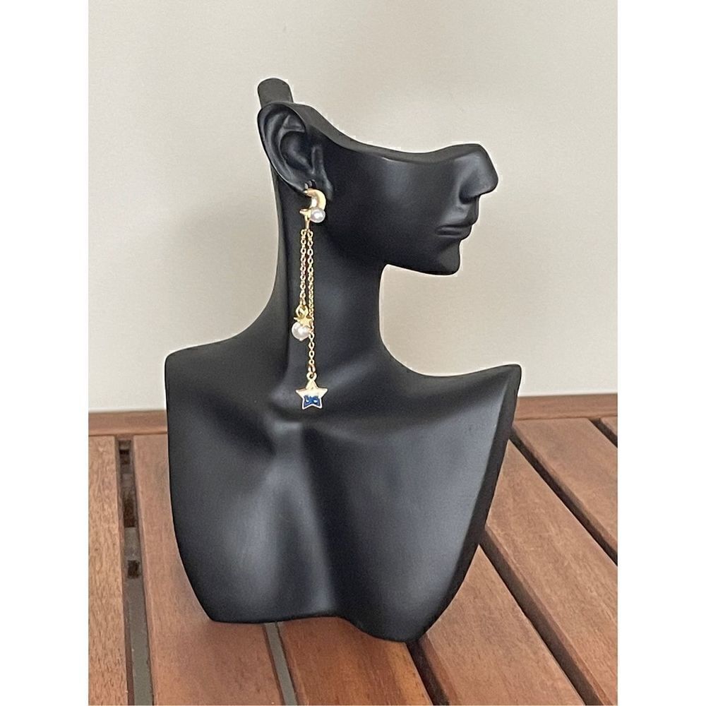 Star and planet asymmetric drop earrings